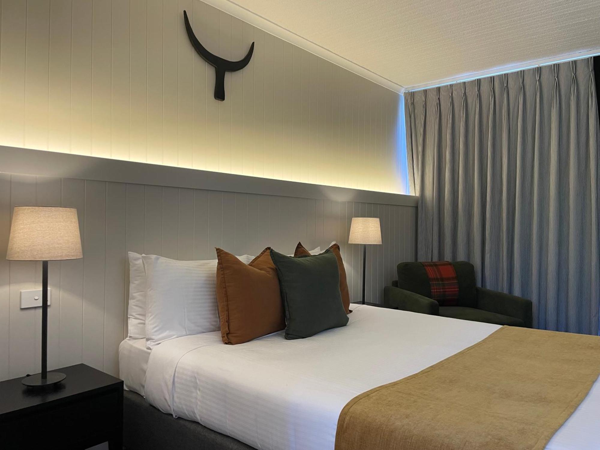 The Black Bull Motel Траралгон Номер фото